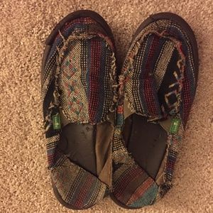 sanuk sandals